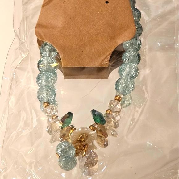 Glass Beaded Flower Bracelet - Picture 9 of 12